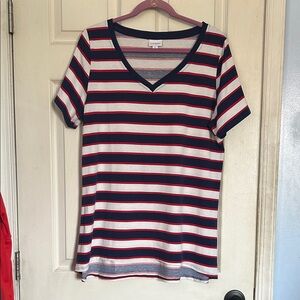 Lularoe Americana color-way v neck short sleeve T-SHIRT size XL
